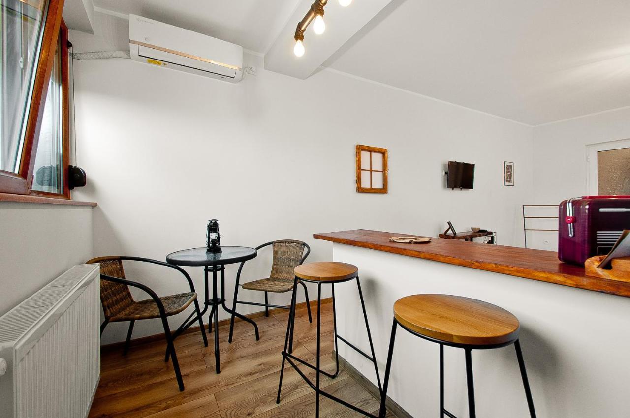 Wood&Steel Apartment Galaţi Buitenkant foto