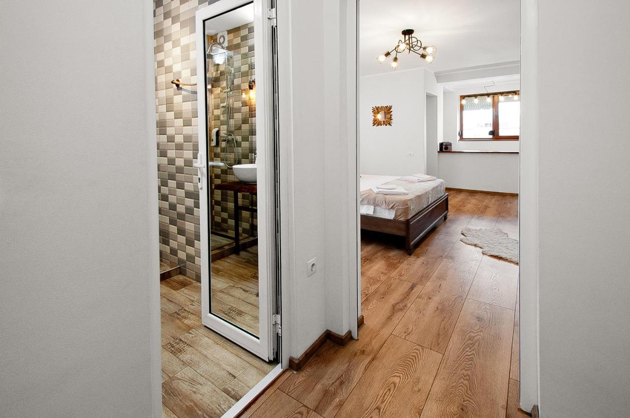 Wood&Steel Apartment Galaţi Buitenkant foto